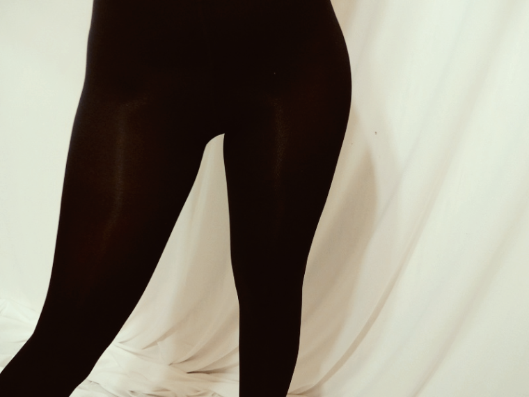 olivia black hips in retro filter